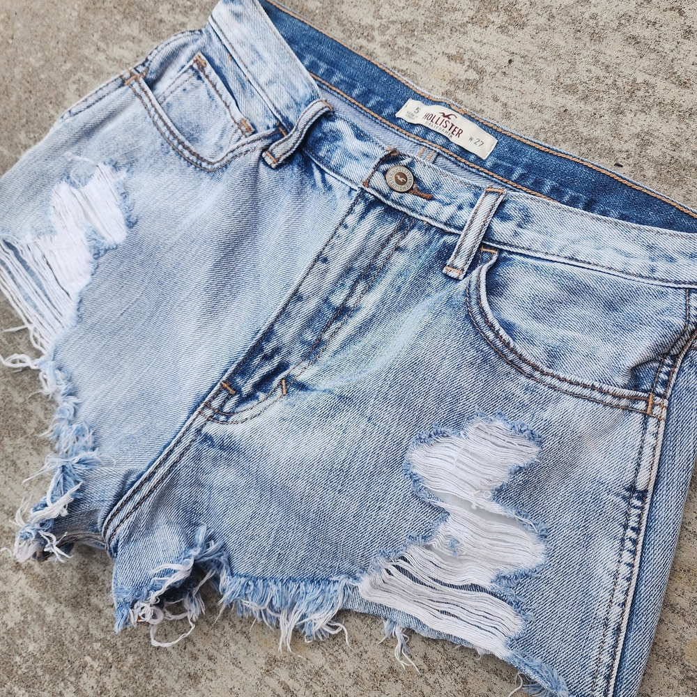 Hollister Light Blue Denim High Rise Distressed Jean‎ Micro Shorts, Sz 27 / 5